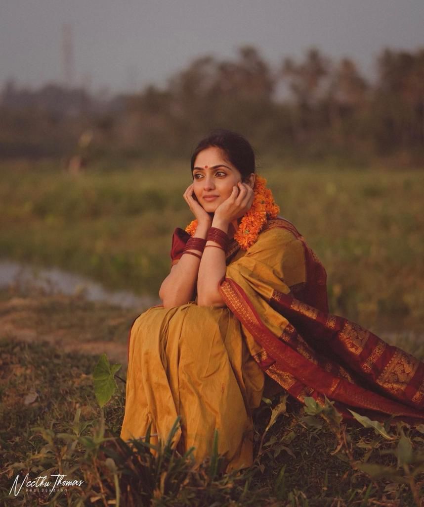 Exclusive Soft Lichi Silk Saree with Rich Jacquard Weave & Elegant Pallu