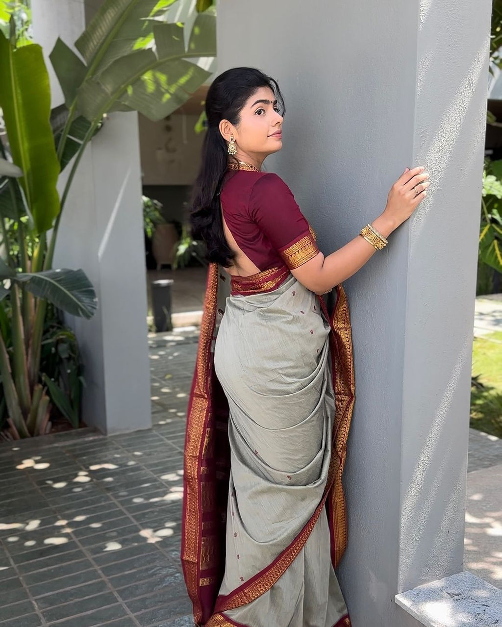 Exclusive Soft Lichi Silk Saree with Rich Jacquard Weave & Elegant Pallu