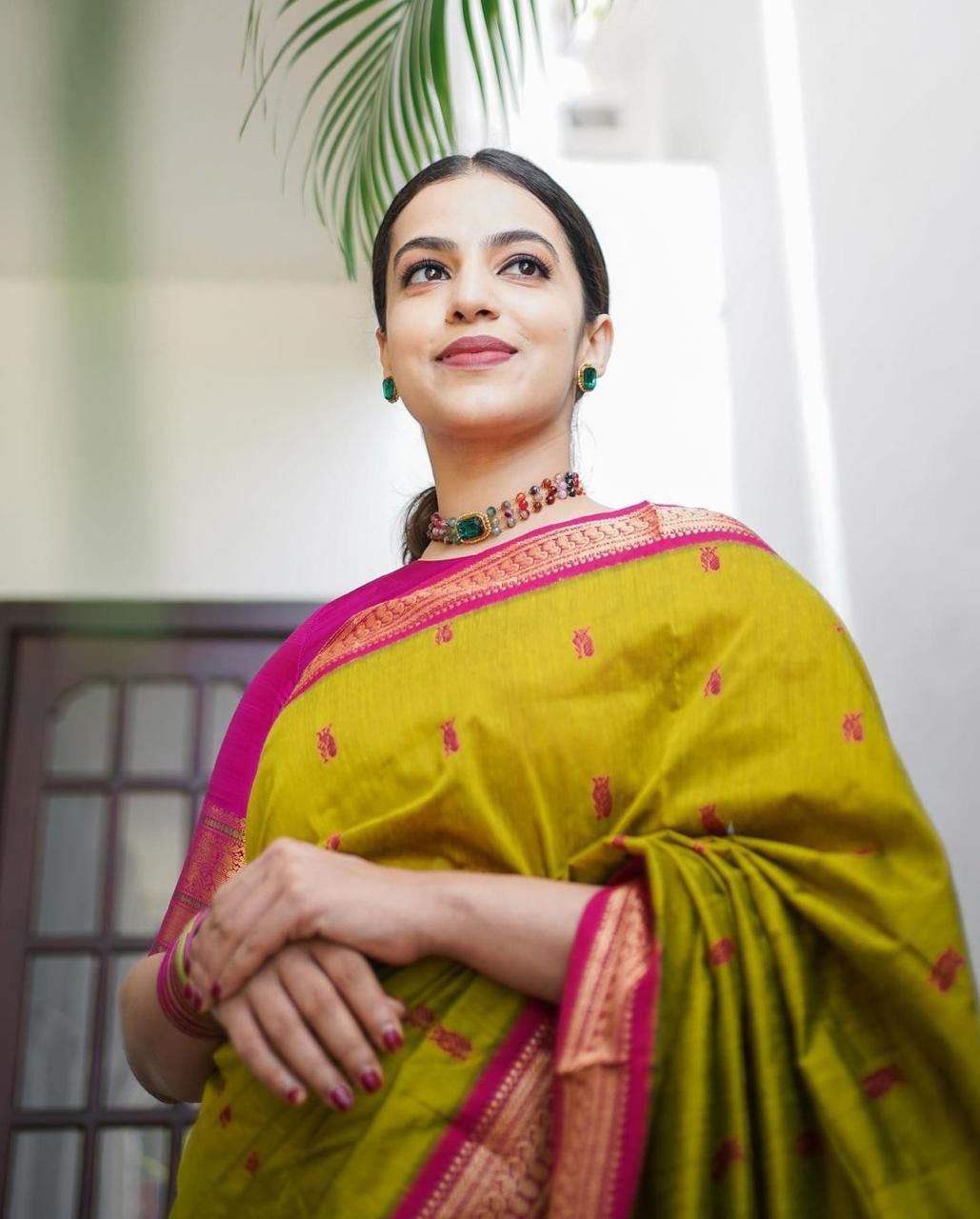Exclusive Soft Lichi Silk Saree with Rich Jacquard Weave & Elegant Pallu