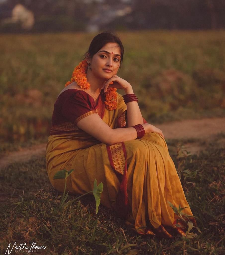 Exclusive Soft Lichi Silk Saree with Rich Jacquard Weave & Elegant Pallu