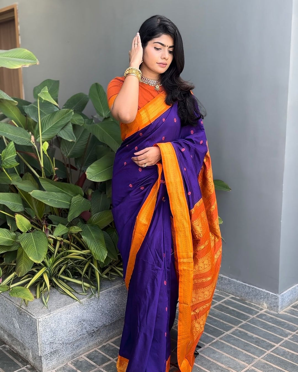 Exclusive Soft Lichi Silk Saree with Rich Jacquard Weave & Elegant Pallu