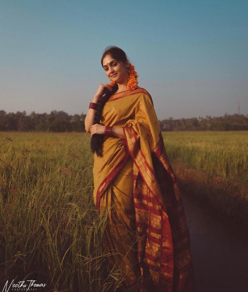 Exclusive Soft Lichi Silk Saree with Rich Jacquard Weave & Elegant Pallu