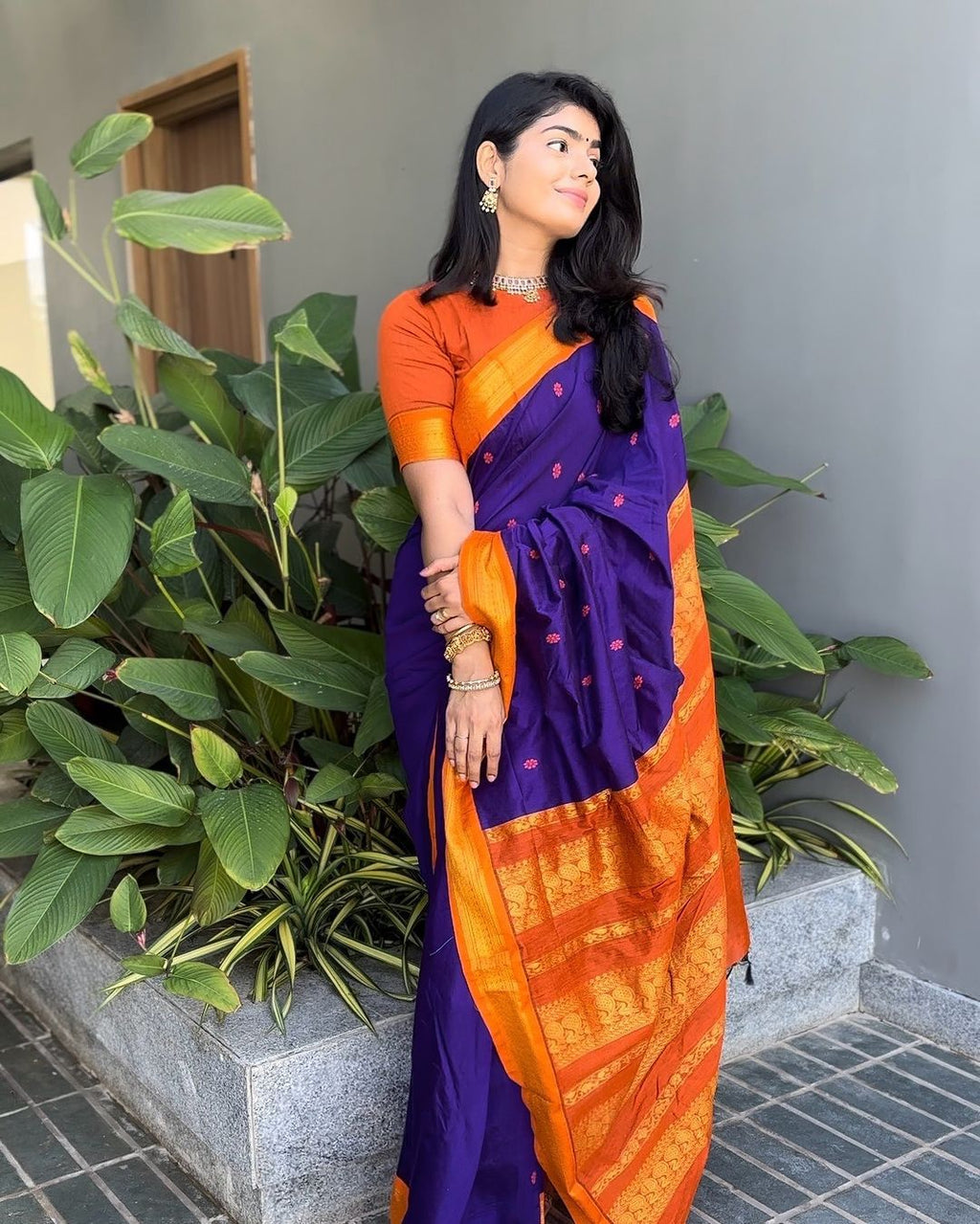 Exclusive Soft Lichi Silk Saree with Rich Jacquard Weave & Elegant Pallu