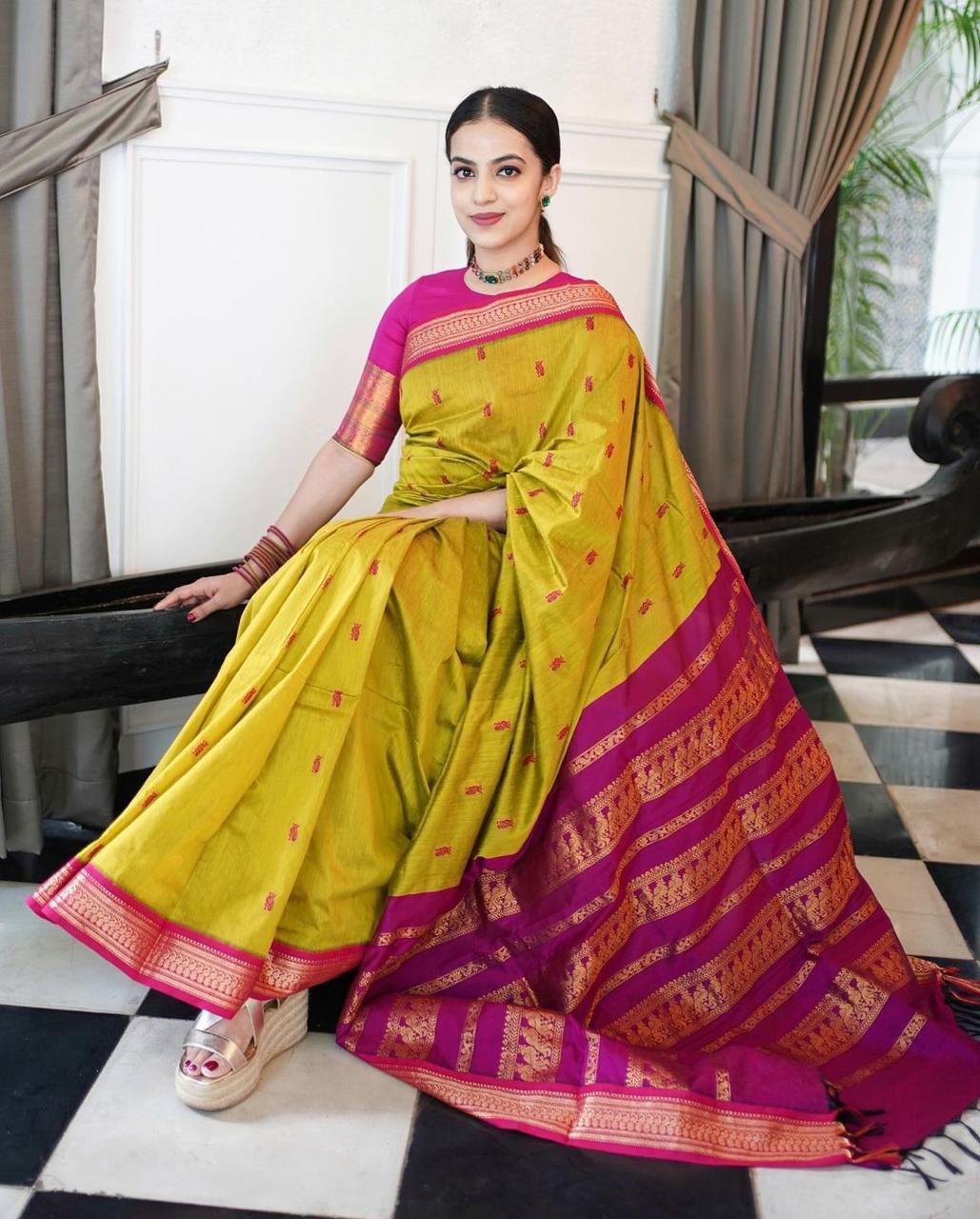 Exclusive Soft Lichi Silk Saree with Rich Jacquard Weave & Elegant Pallu
