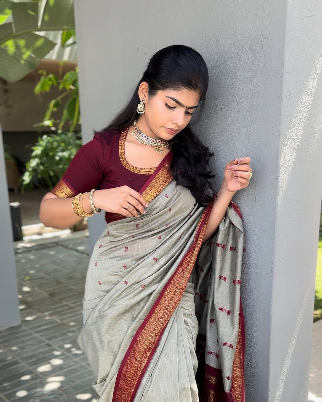 Exclusive Soft Lichi Silk Saree with Rich Jacquard Weave & Elegant Pallu