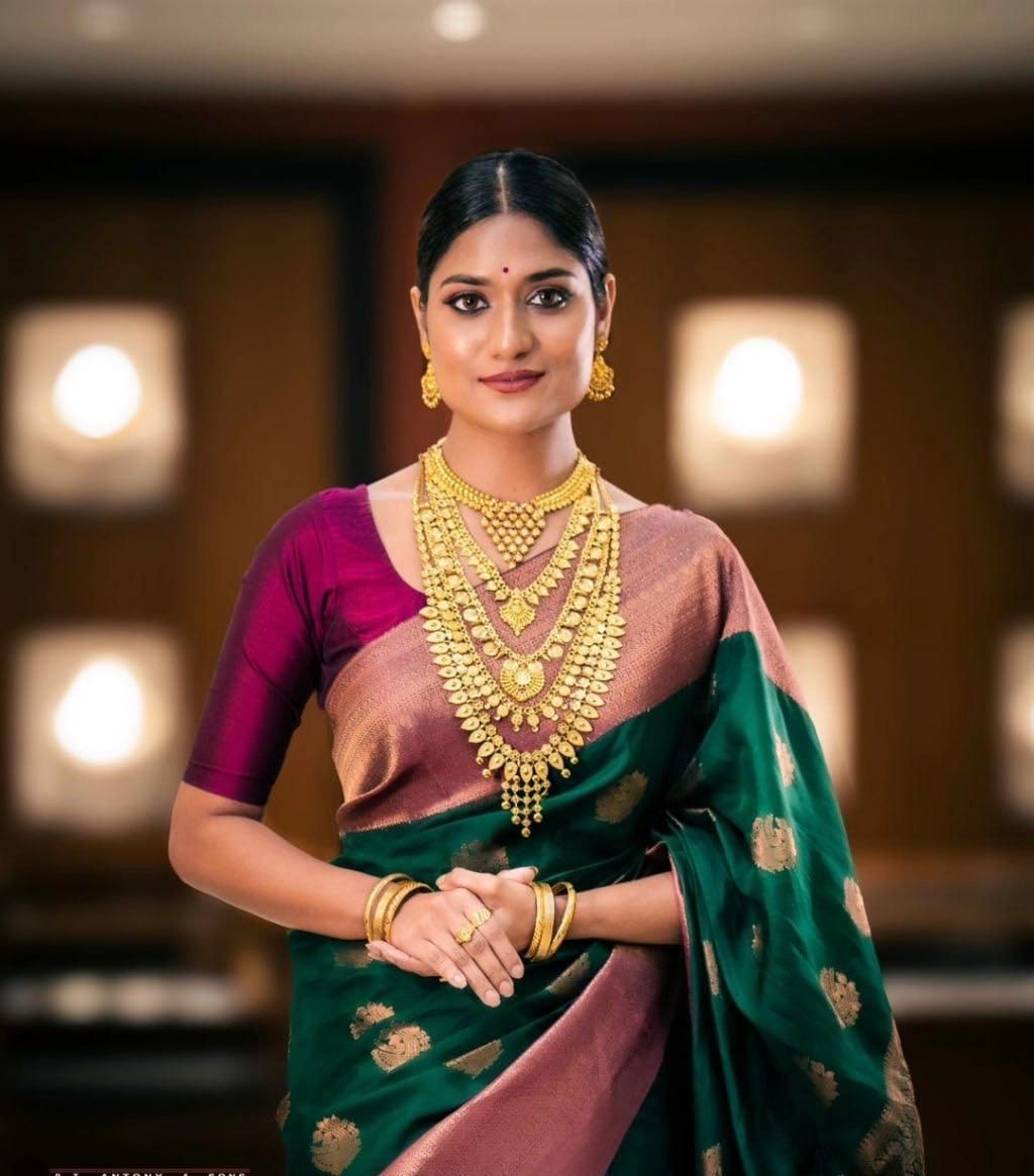 Timeless Soft Lichi Silk Saree with Refined Jacquard Design & Rich Pallu