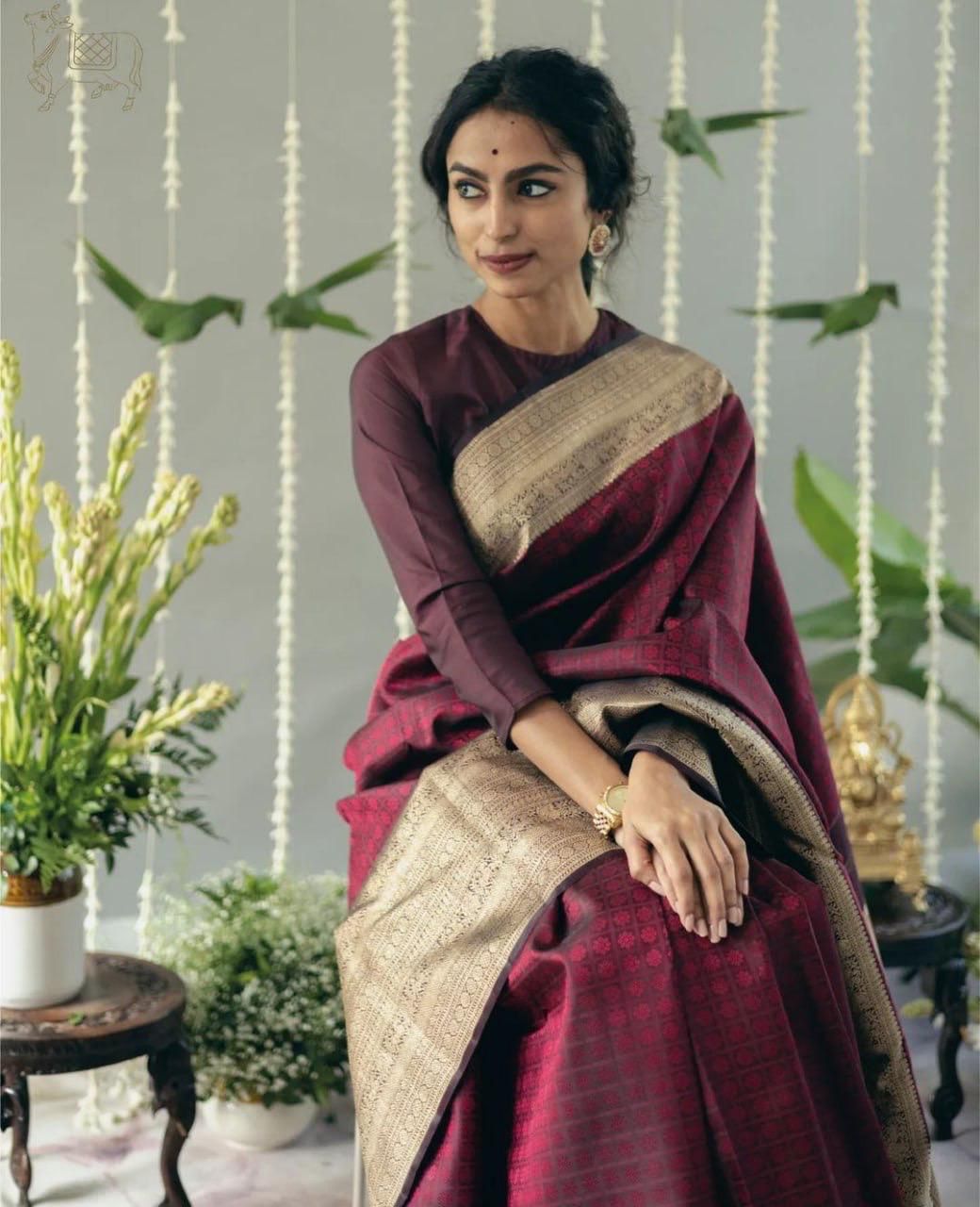Lichi Silk Saree with Rich Pallu, All-Over Jacquard Detailing & Exclusive Border Blouse