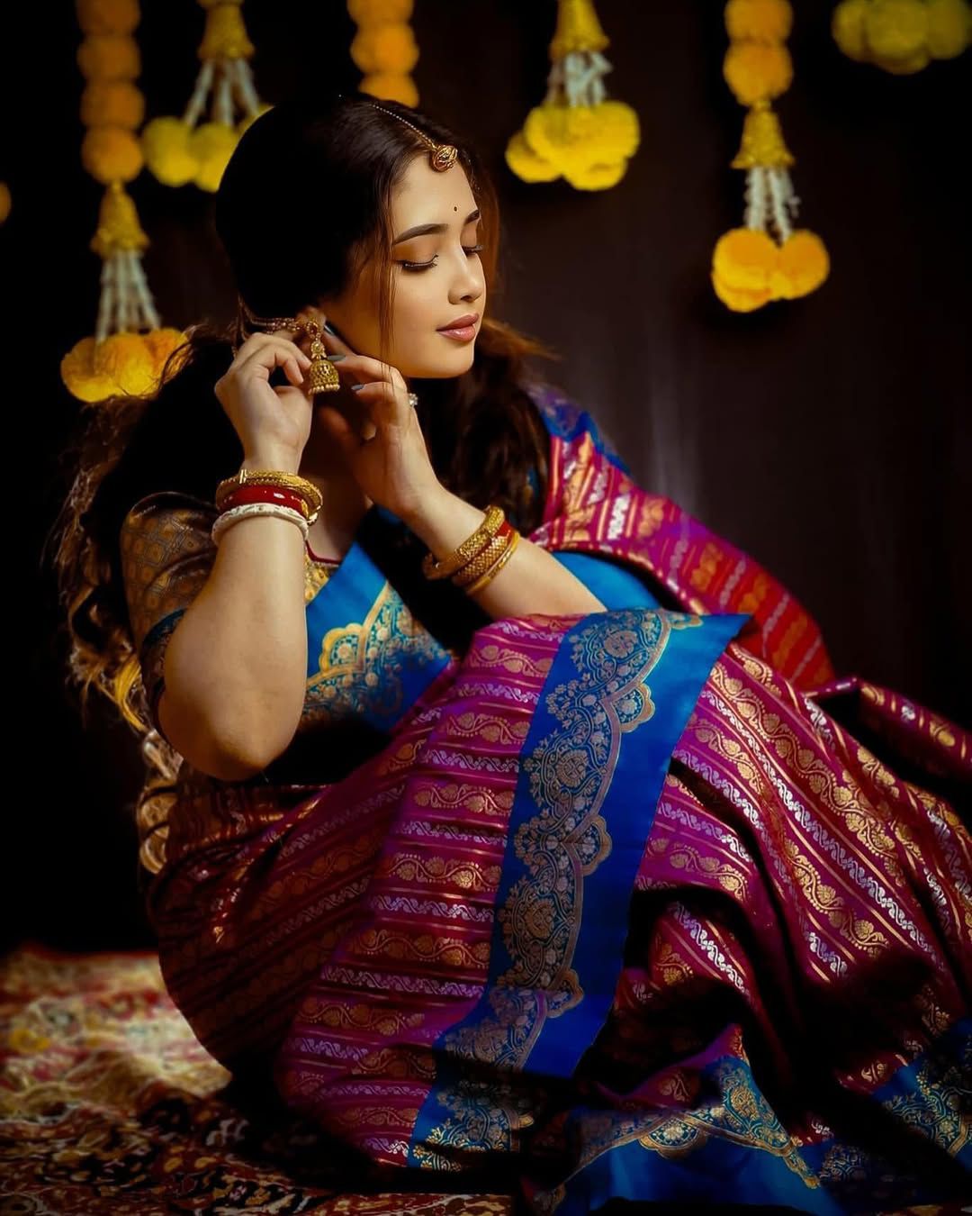 Soft Lichi Silk Saree with Ornate Jacquard Pallu & Exclusive Designer Border Blouse