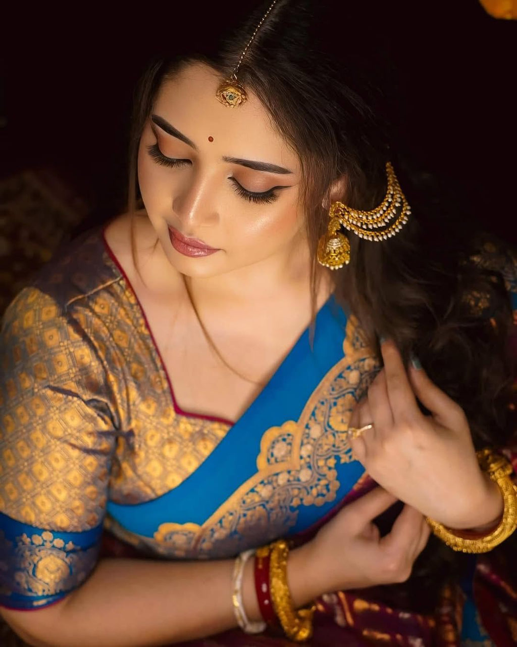 Soft Lichi Silk Saree with Ornate Jacquard Pallu & Exclusive Designer Border Blouse