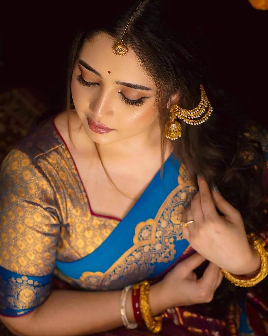Soft Lichi Silk Saree with Ornate Jacquard Pallu & Exclusive Designer Border Blouse