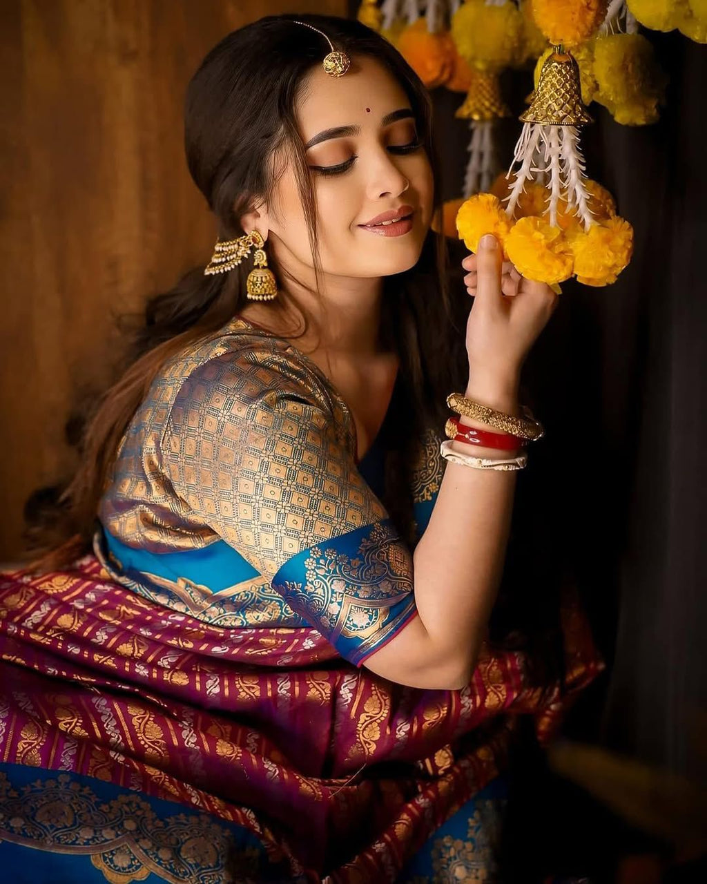 Soft Lichi Silk Saree with Ornate Jacquard Pallu & Exclusive Designer Border Blouse