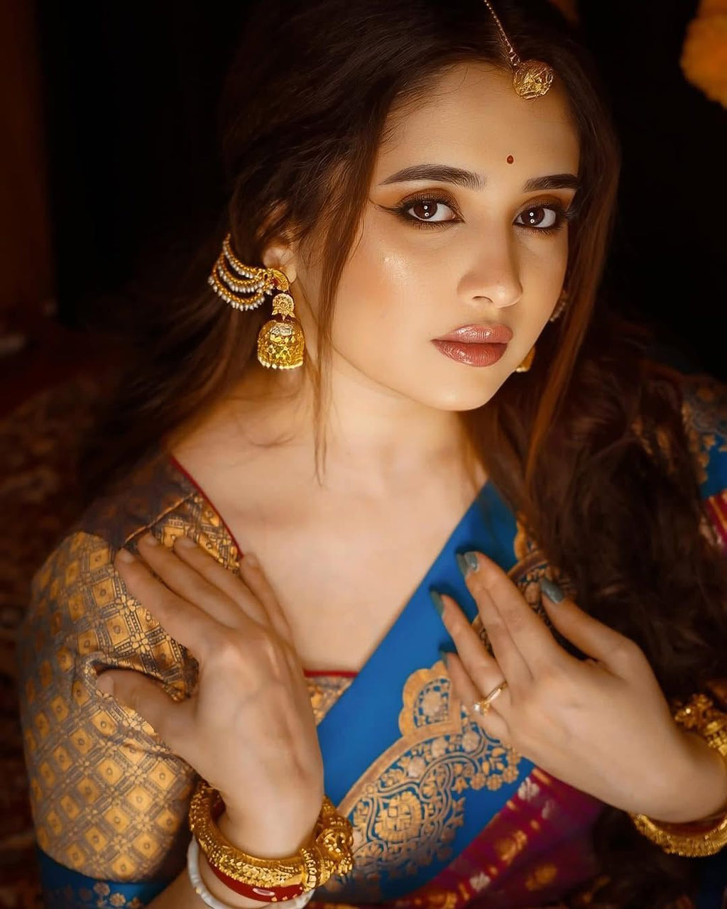 Soft Lichi Silk Saree with Ornate Jacquard Pallu & Exclusive Designer Border Blouse