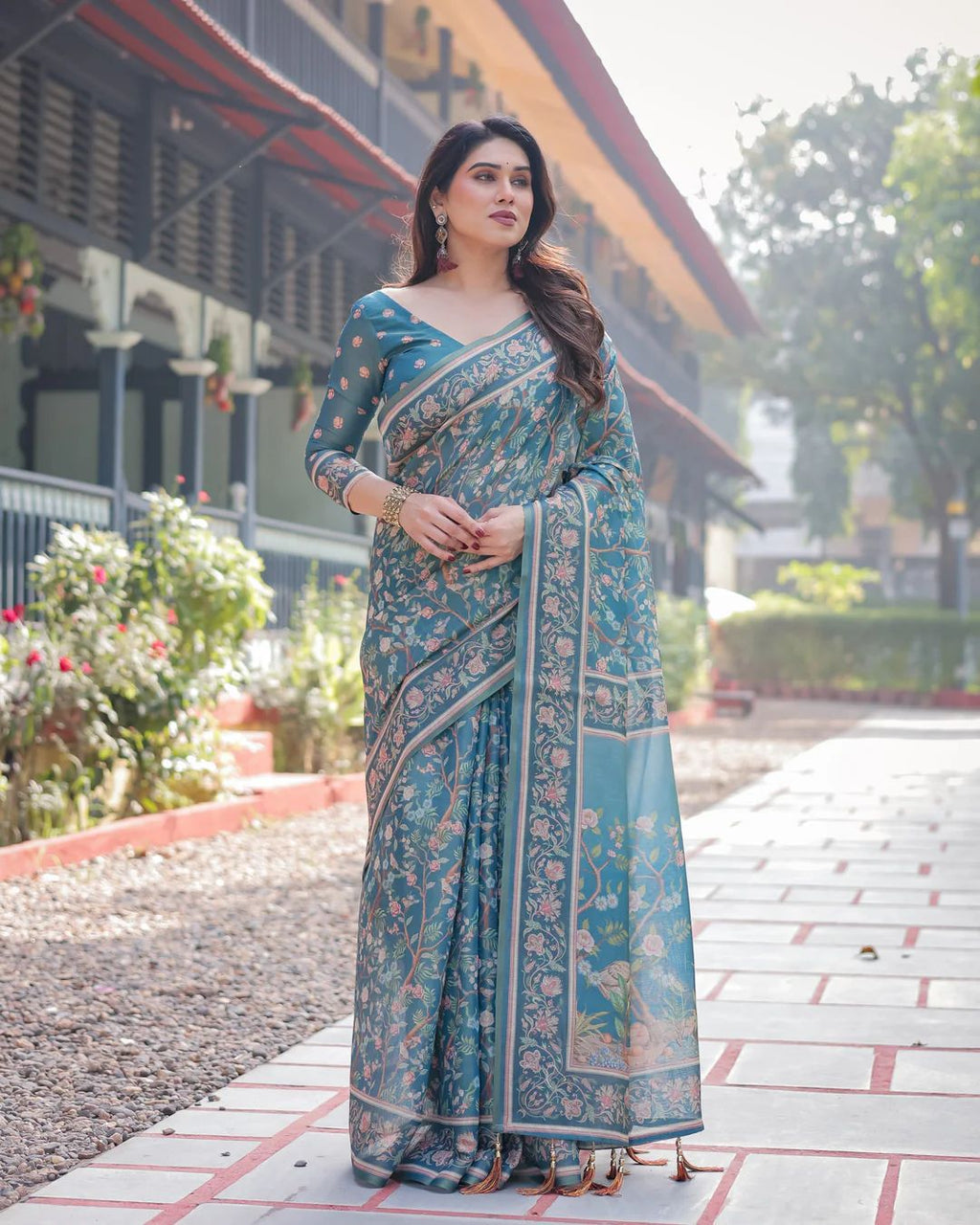 Floral Rich Pallu Linen Cotton Saree with Zahlar Tussle
