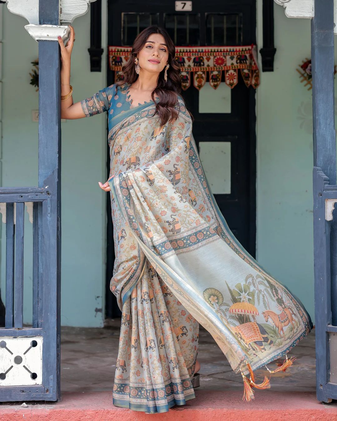 Floral & Animal Rich Pallu Linen Cotton Saree with Zahlar Tussle