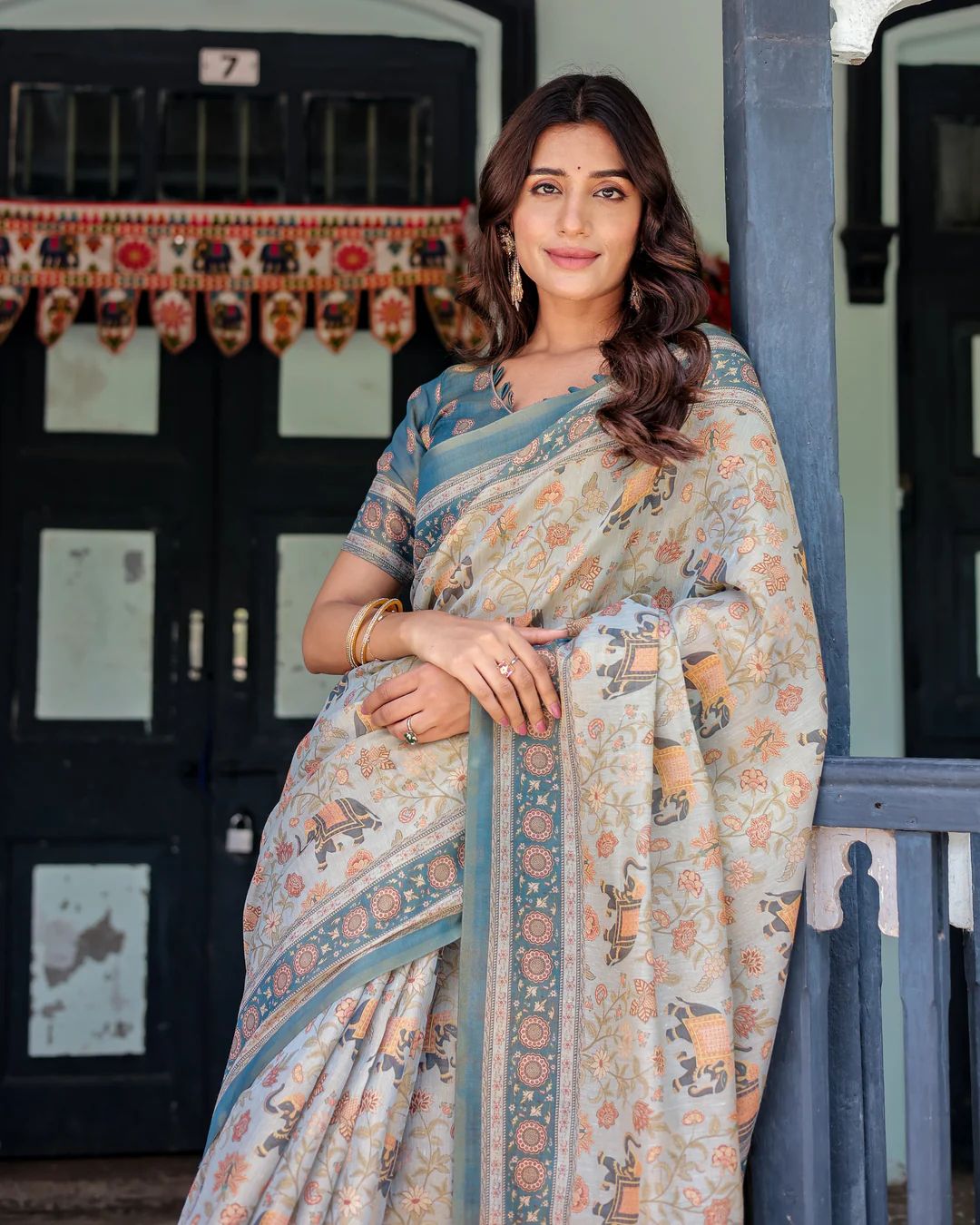 Floral & Animal Rich Pallu Linen Cotton Saree with Zahlar Tussle