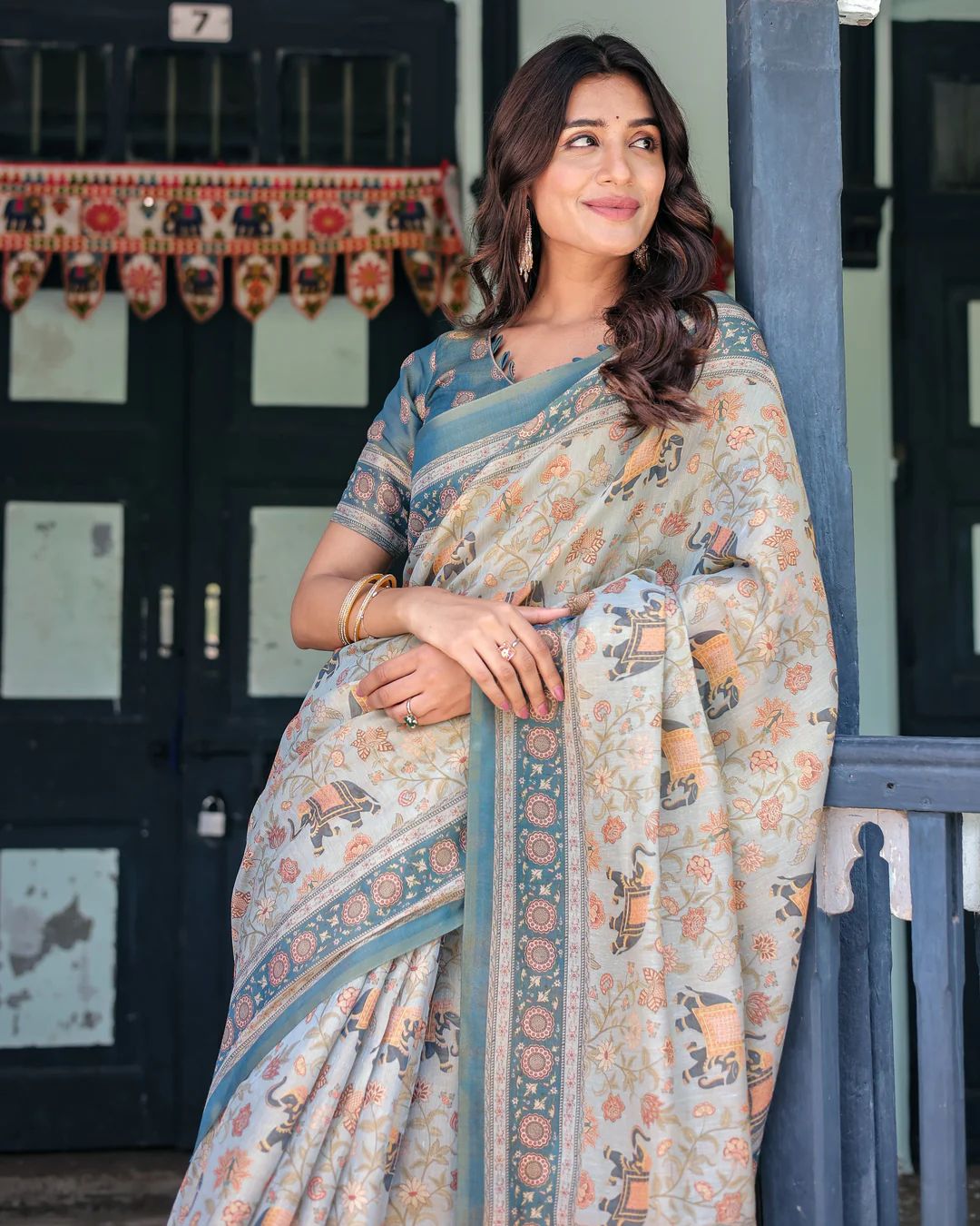 Floral & Animal Rich Pallu Linen Cotton Saree with Zahlar Tussle