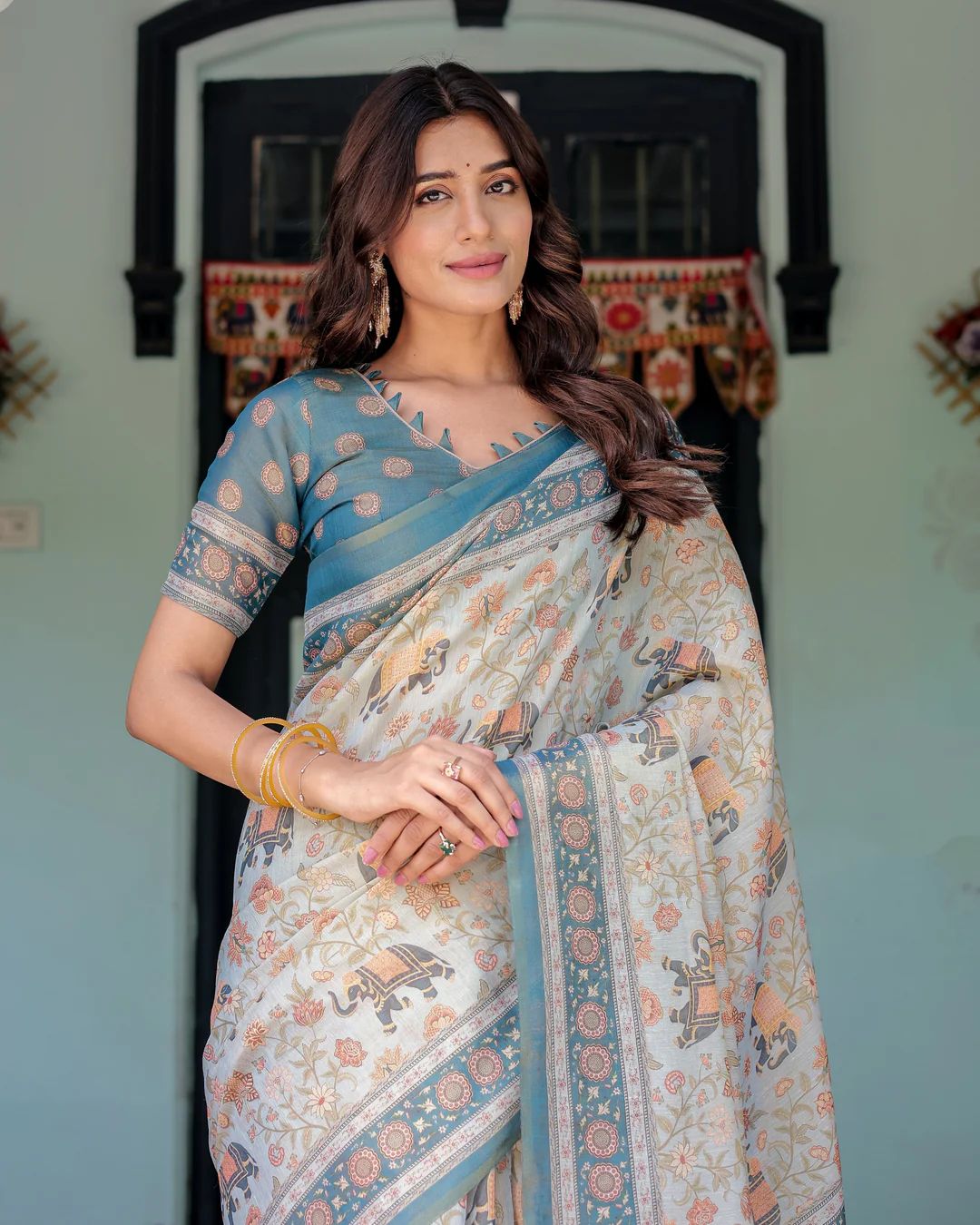 Floral & Animal Rich Pallu Linen Cotton Saree with Zahlar Tussle