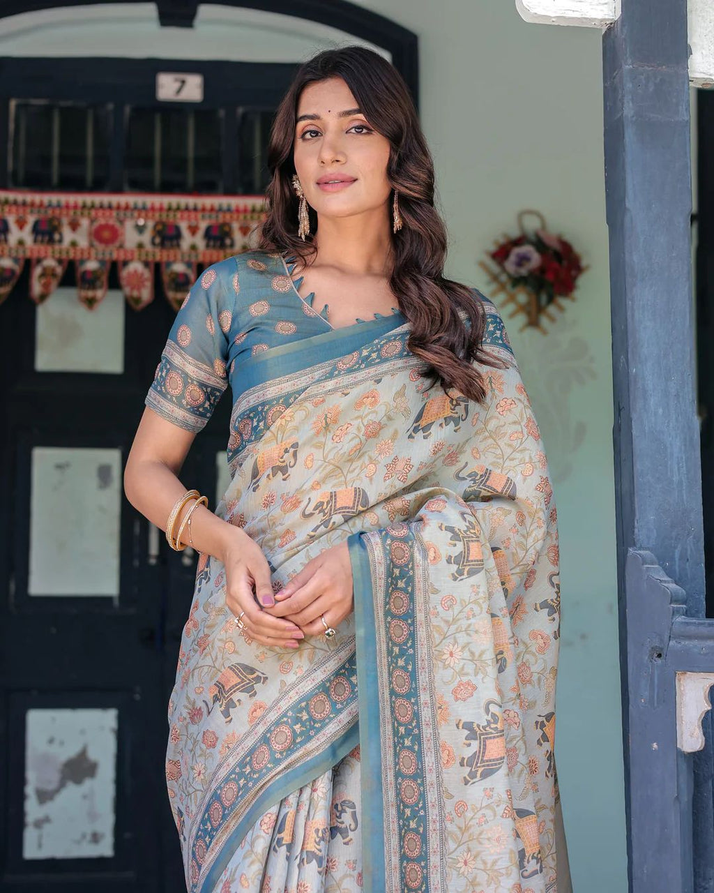 Floral & Animal Rich Pallu Linen Cotton Saree with Zahlar Tussle