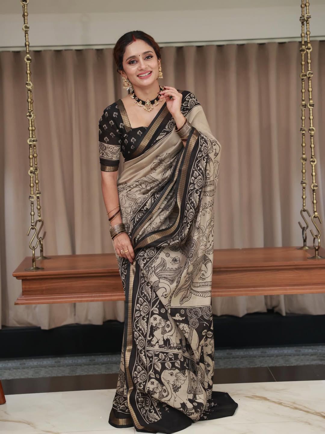 Elephant & Duck Linen Cotton Digital Printed Saree
