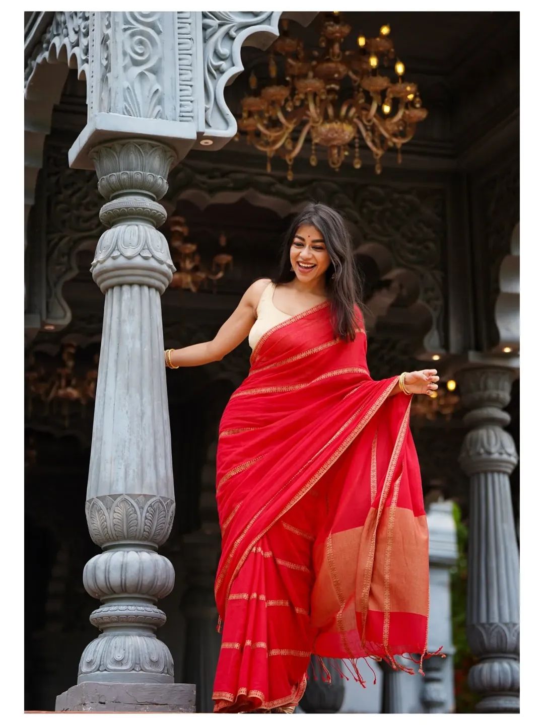 Elegant Lining Print Linen Cotton Saree with Zahlar Tussle