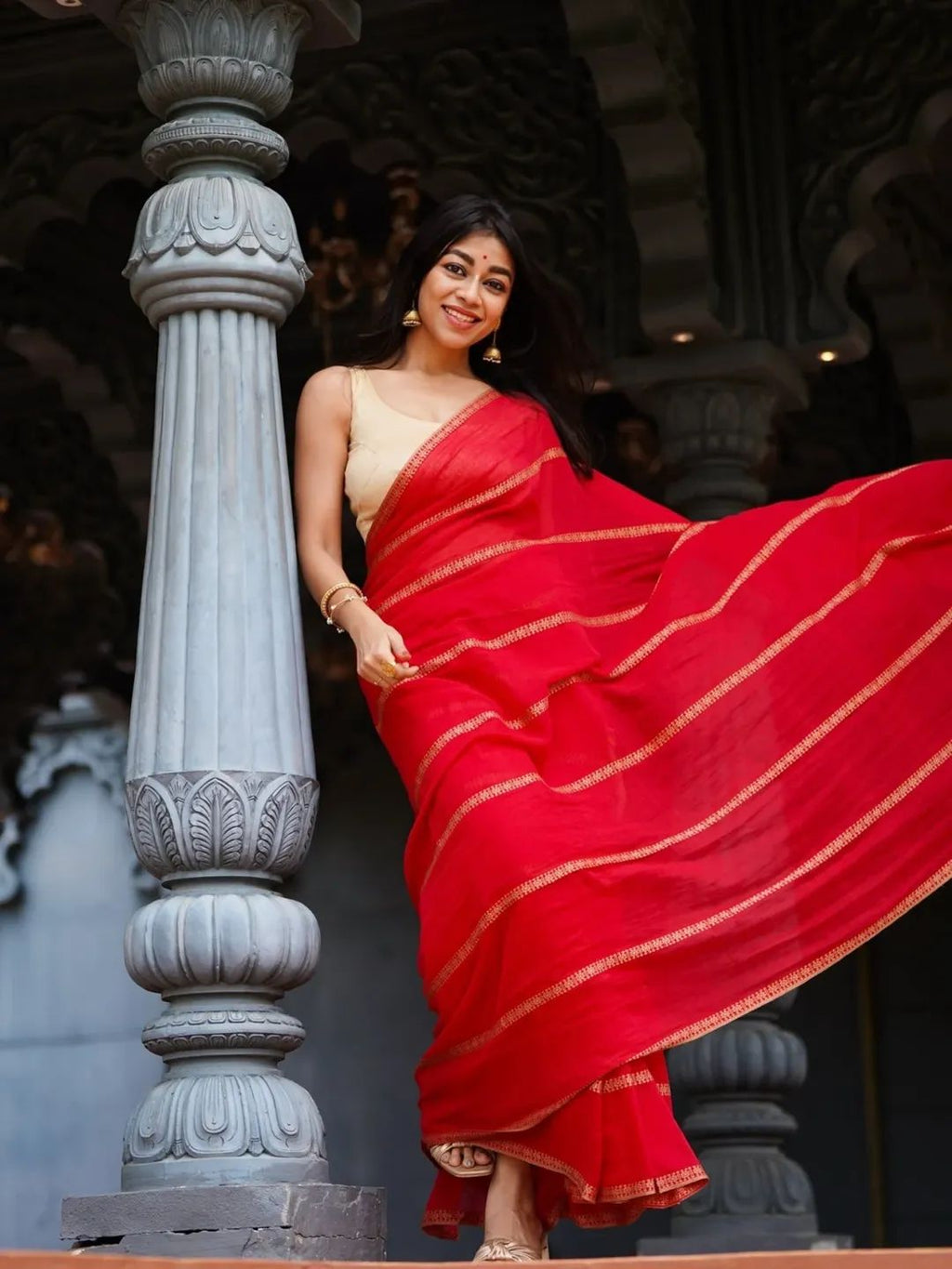 Elegant Lining Print Linen Cotton Saree with Zahlar Tussle
