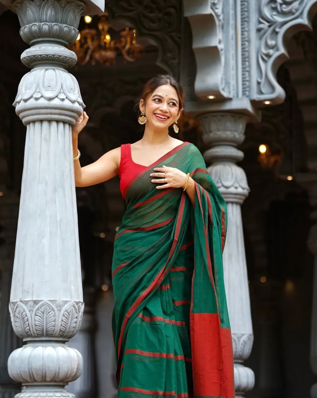 Elegant Lining Print Linen Cotton Saree with Zahlar Tussle