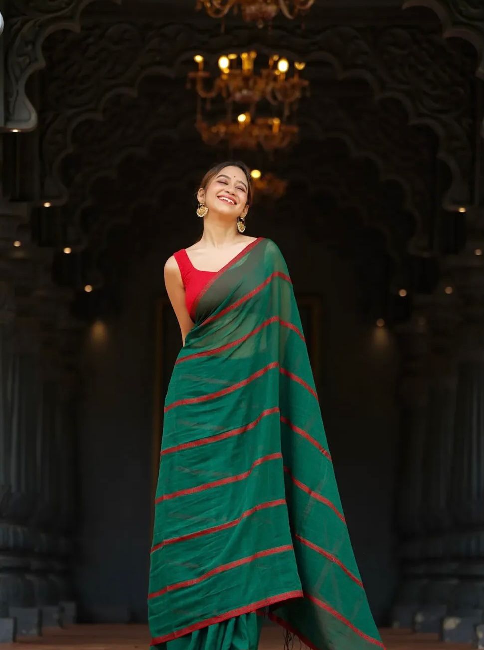 Elegant Lining Print Linen Cotton Saree with Zahlar Tussle