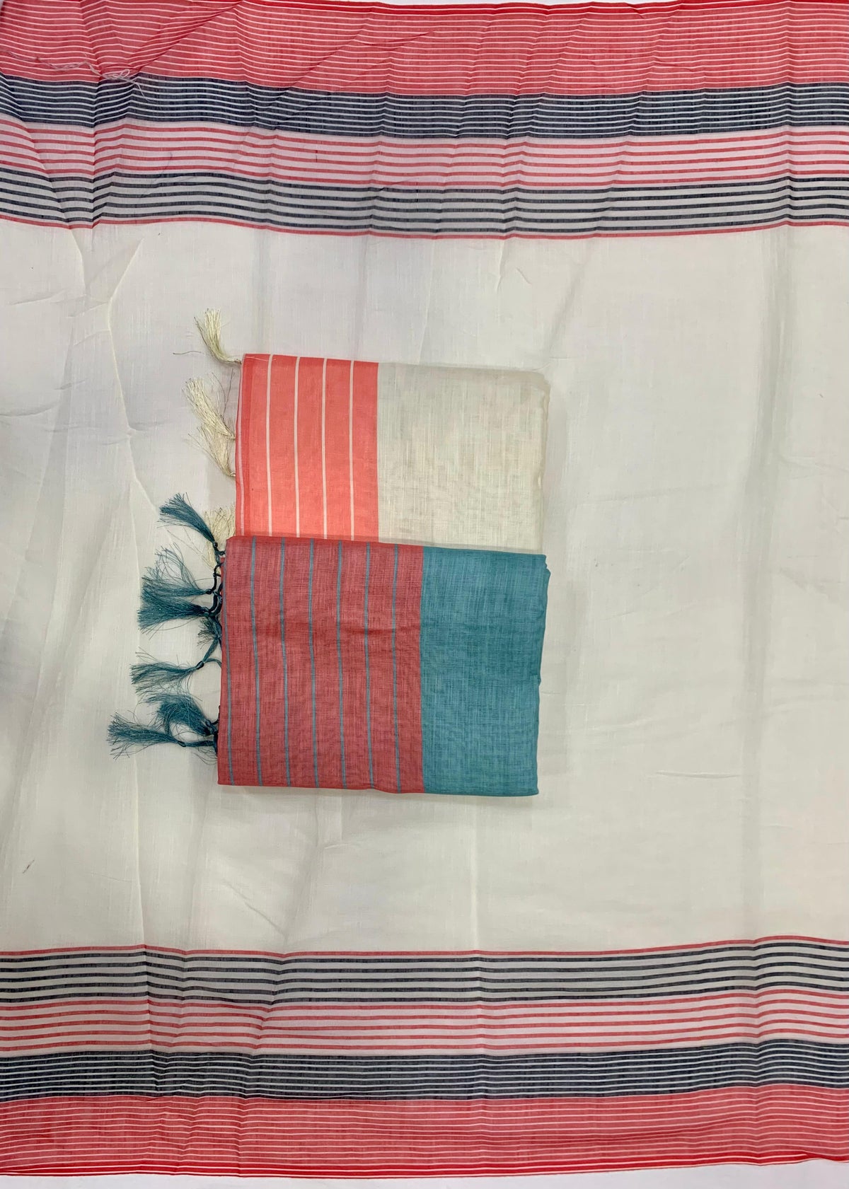 Premium Lining Pallu Linen Cotton Saree with Zahlar Tussle