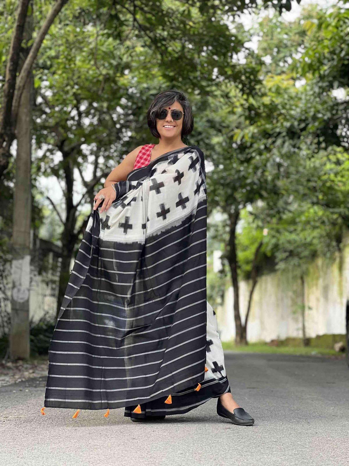 Plus Symbol Linen Cotton Saree with Zahlar Tussle
