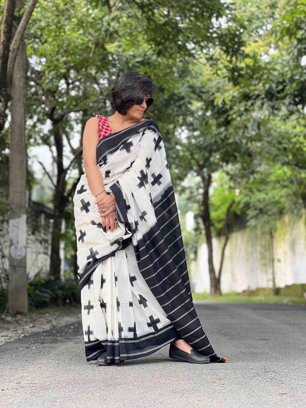 Plus Symbol Linen Cotton Saree with Zahlar Tussle