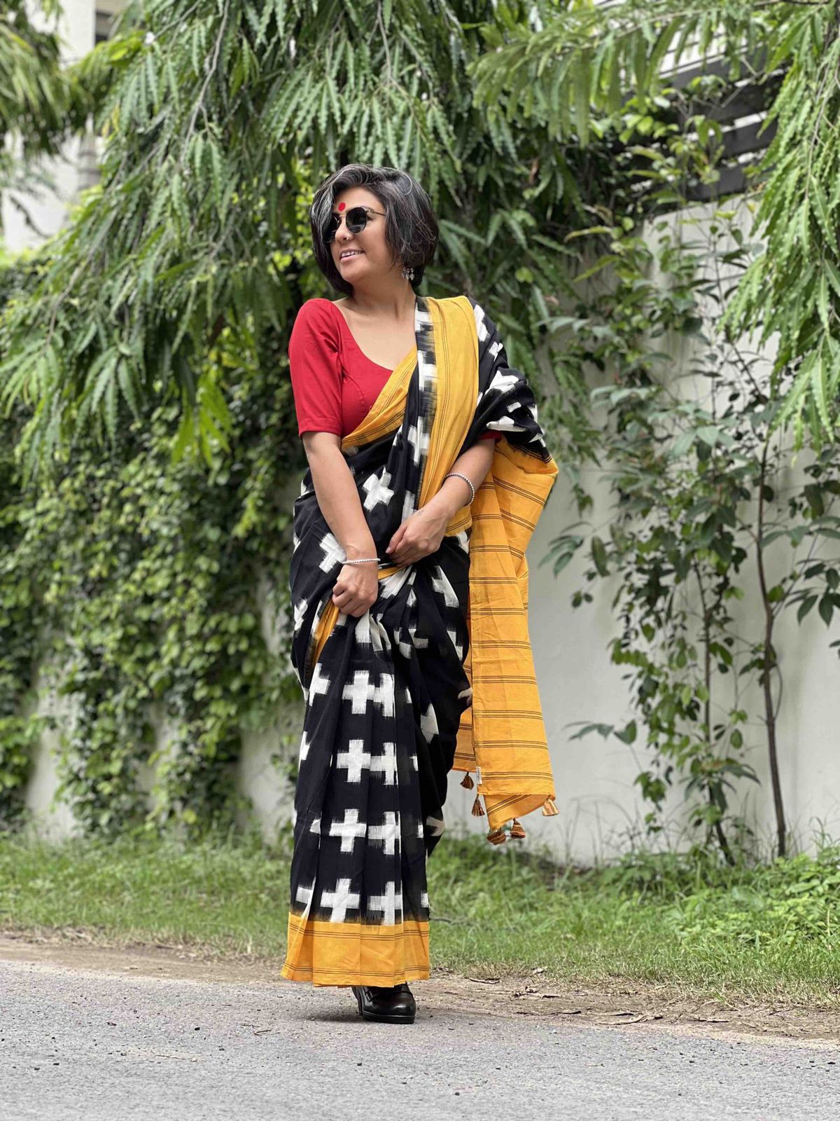 Plus Symbol Linen Cotton Saree with Zahlar Tussle