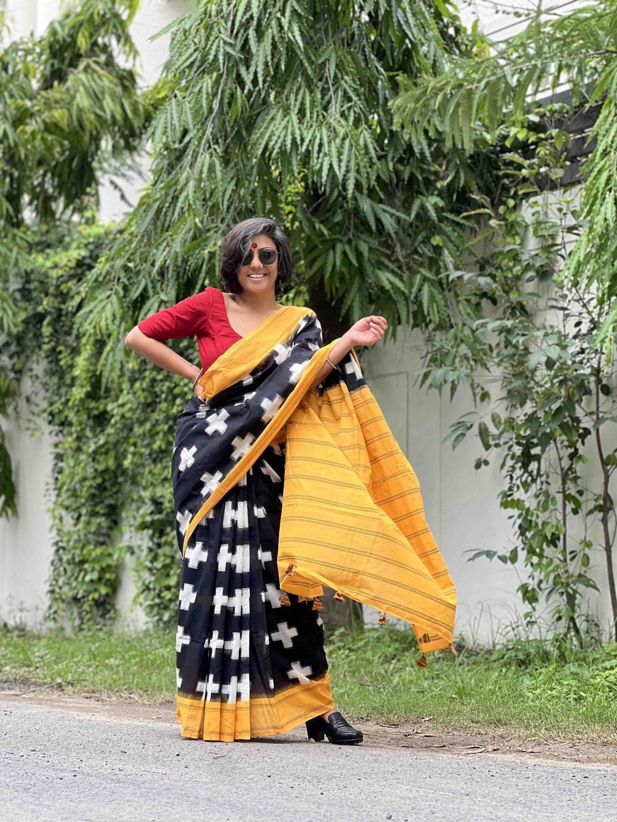 Plus Symbol Linen Cotton Saree with Zahlar Tussle