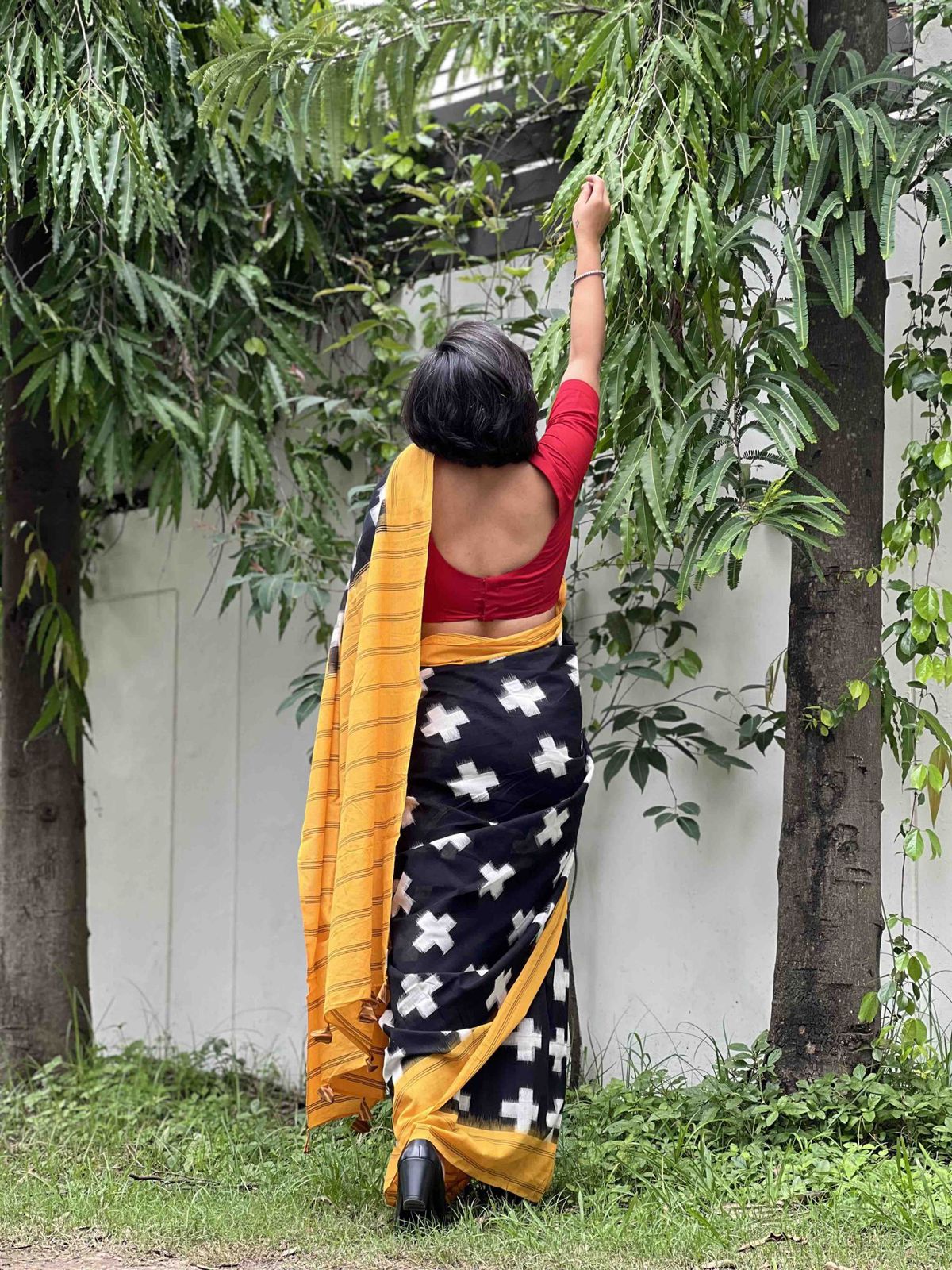 Plus Symbol Linen Cotton Saree with Zahlar Tussle