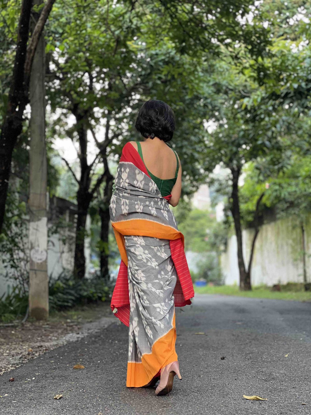 Lucky Leaf Charm Linen Cotton Digital Printed Saree with Elegant Leaf Motifs, Matching Blouse & Zahlar Tussle