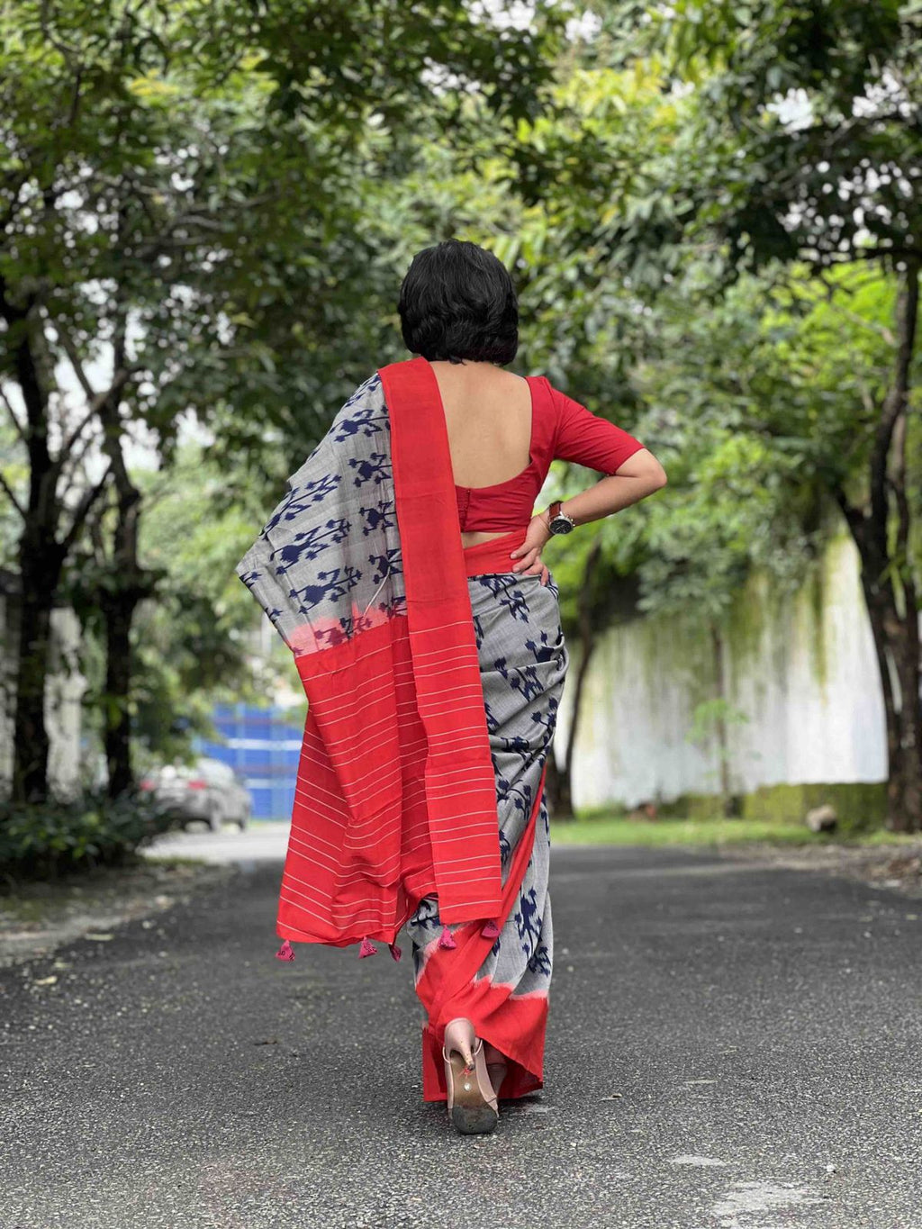Lucky Leaf Charm Linen Cotton Digital Printed Saree with Elegant Leaf Motifs, Matching Blouse & Zahlar Tussle