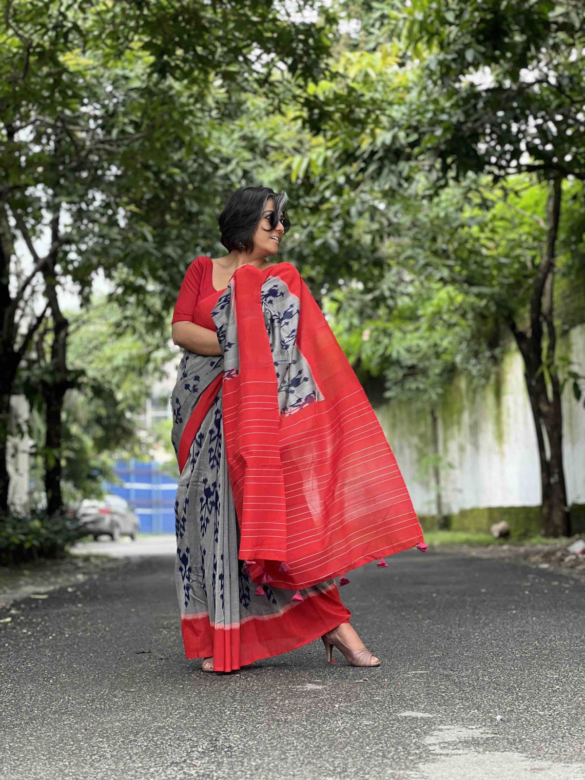 Lucky Leaf Charm Linen Cotton Digital Printed Saree with Elegant Leaf Motifs, Matching Blouse & Zahlar Tussle