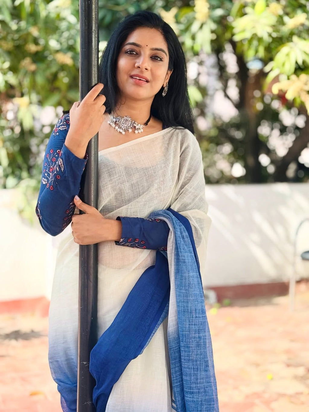 Shedding Bloom Elegant Linen Cotton Digital Printed Saree with Butta Print Blouse