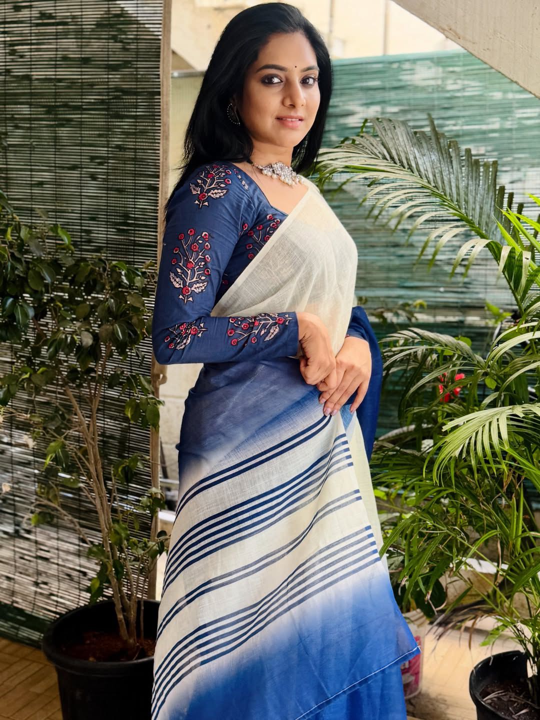 Shedding Bloom Elegant Linen Cotton Digital Printed Saree with Butta Print Blouse