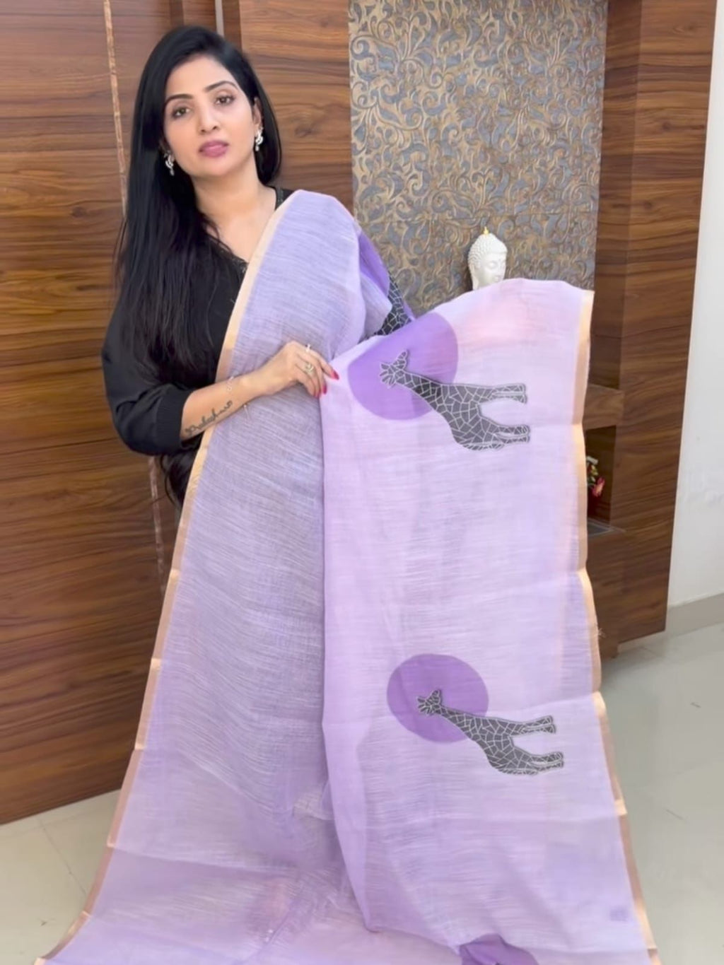 Golden Giraffe Elegance Linen Cotton Saree with Gold Zari Weaving Patti & Artistic Giraffe Digital Print