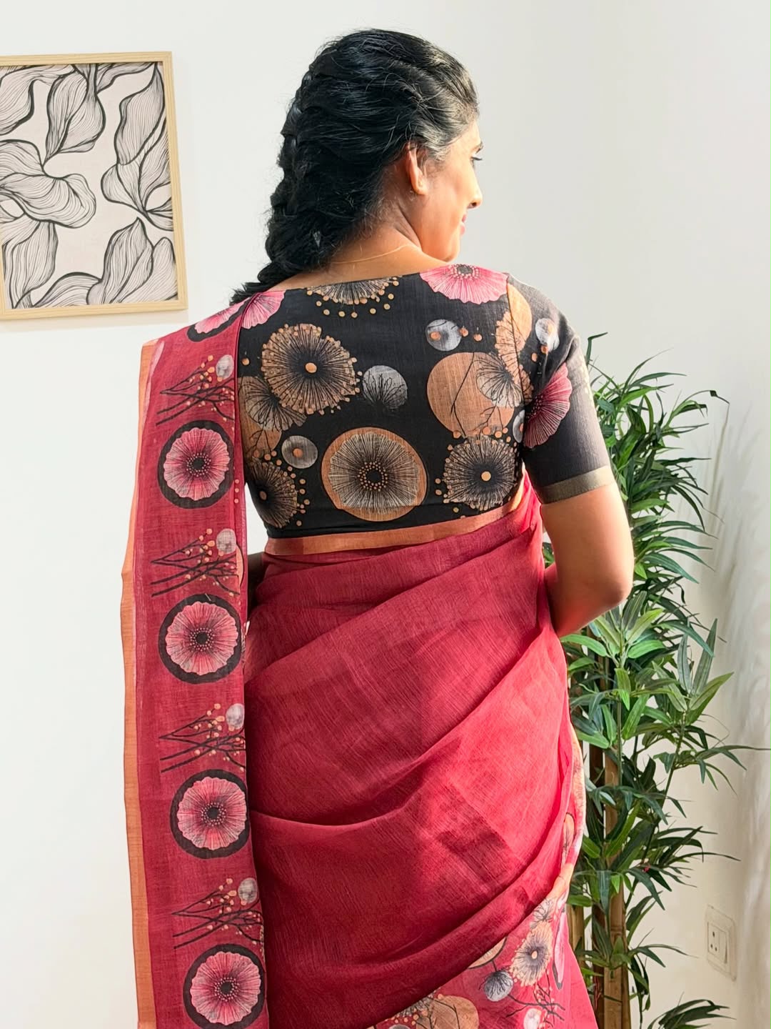 Golden Bloom Royale Linen Cotton Saree with Gold Zari Weaving Patti & Elegant Digital Print
