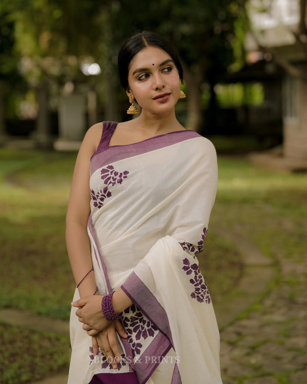 Wine Paw Elegance Silver Patta Weaving Linen Cotton Saree with Paw Print Digital Design & Matching Blouse