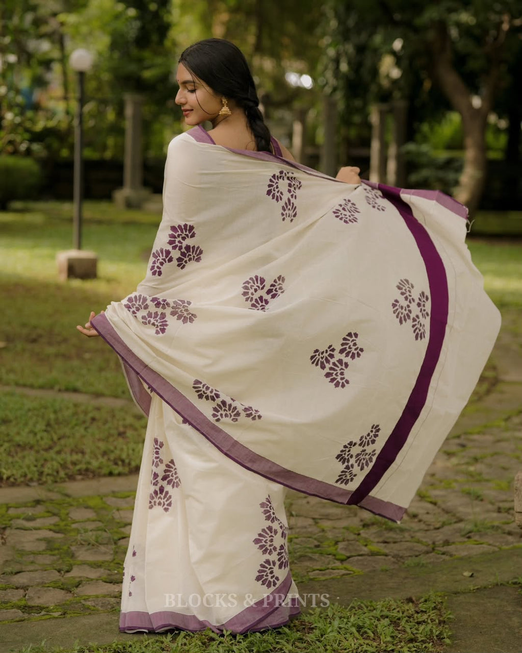 Wine Paw Elegance Silver Patta Weaving Linen Cotton Saree with Paw Print Digital Design & Matching Blouse