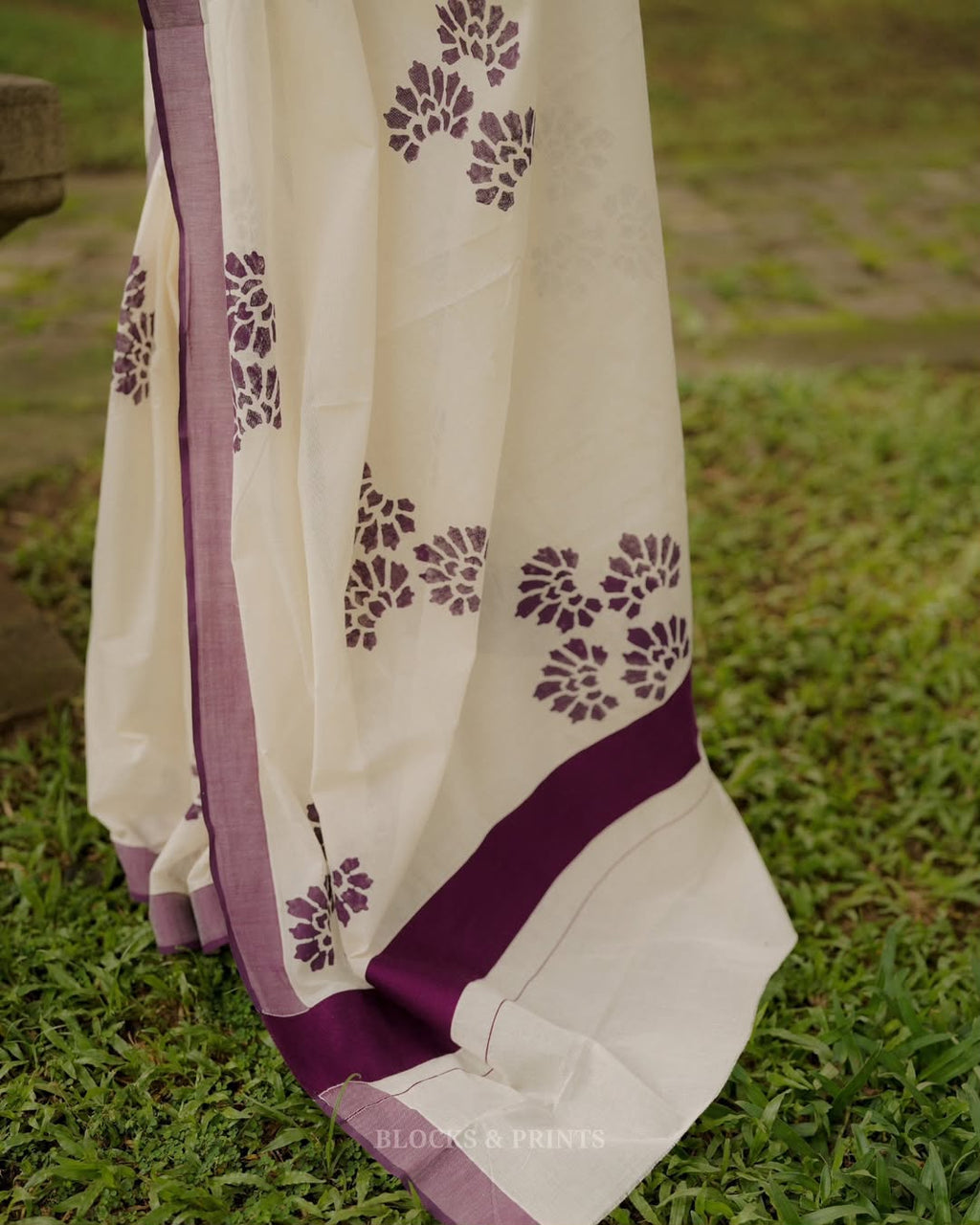 Wine Paw Elegance Silver Patta Weaving Linen Cotton Saree with Paw Print Digital Design & Matching Blouse