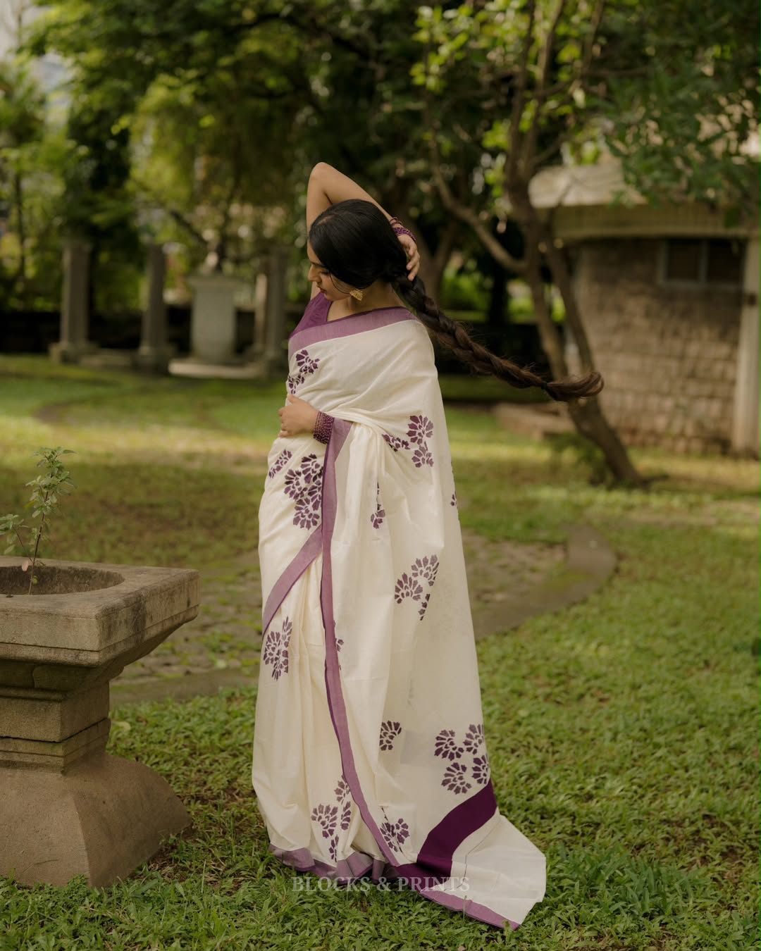 Wine Paw Elegance Silver Patta Weaving Linen Cotton Saree with Paw Print Digital Design & Matching Blouse
