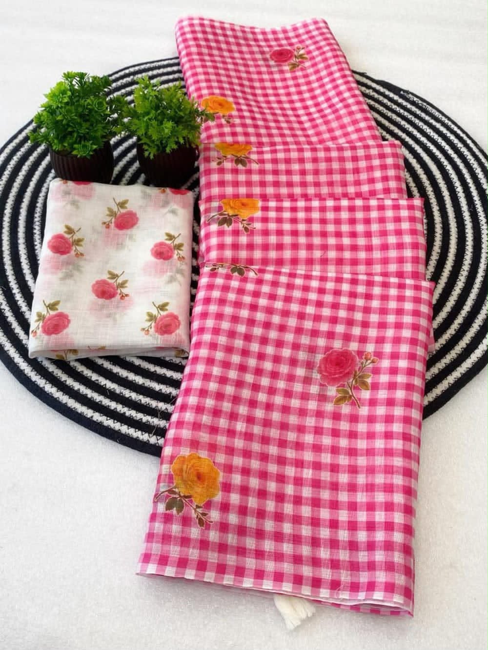 Classic Checkered Charm Linen Cotton Digital Printed Saree with Floral Printed Blouse