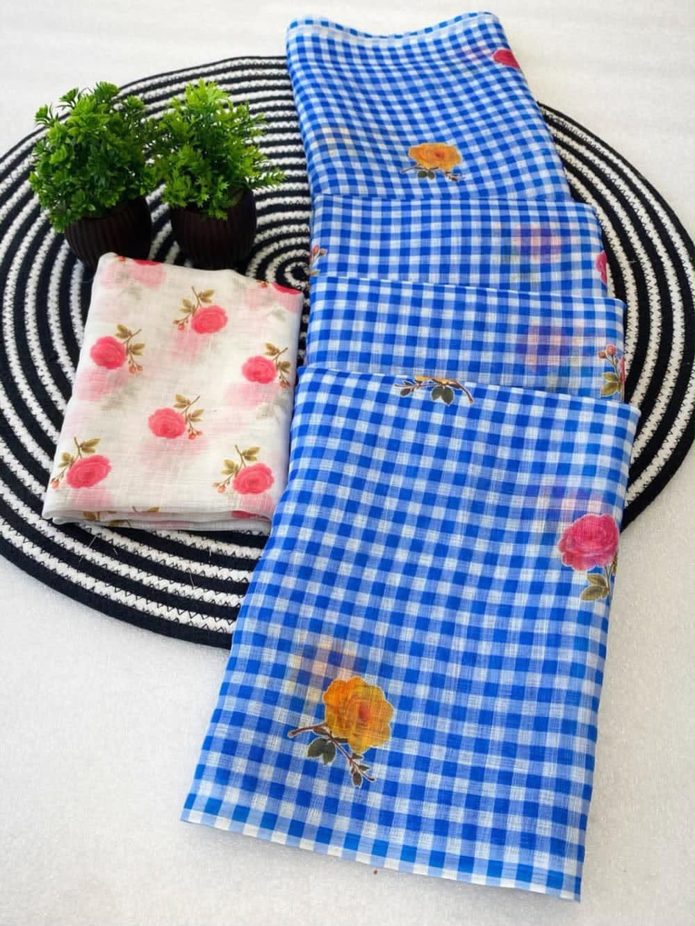 Classic Checkered Charm Linen Cotton Digital Printed Saree with Floral Printed Blouse