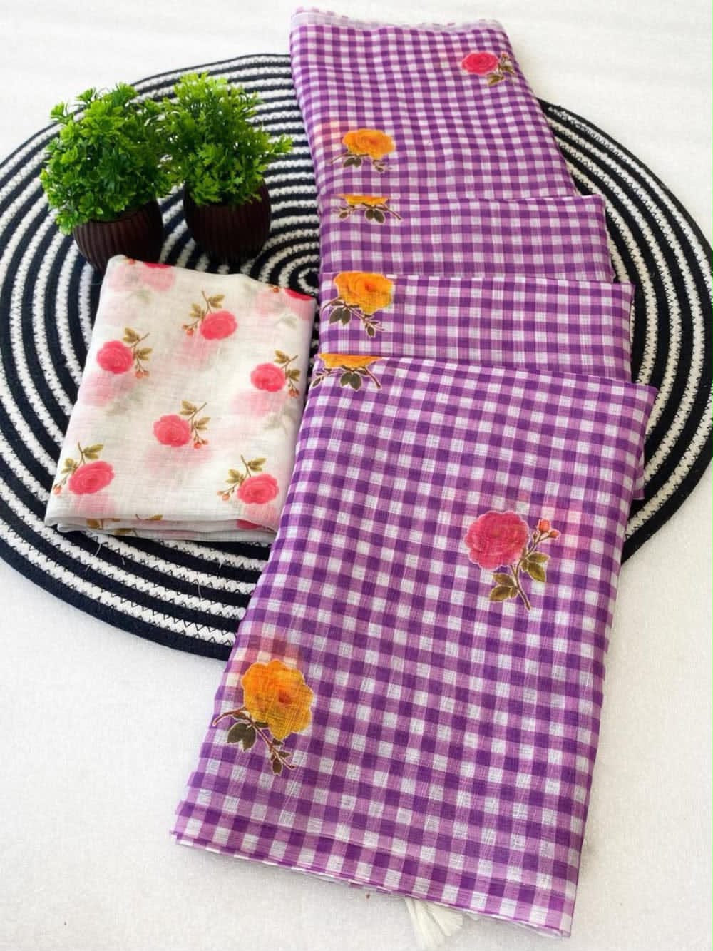 Classic Checkered Charm Linen Cotton Digital Printed Saree with Floral Printed Blouse
