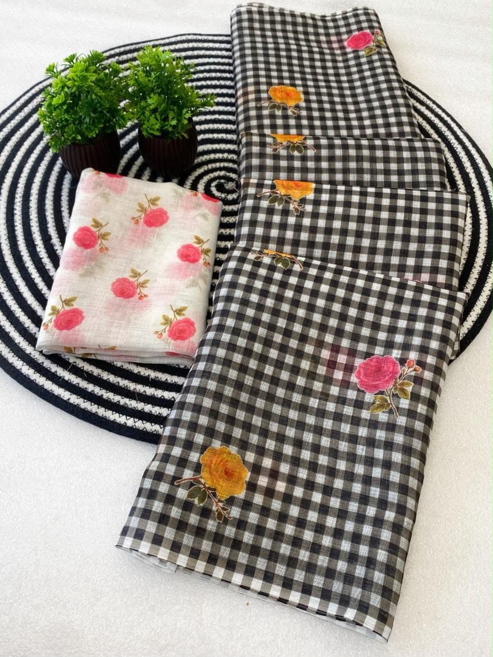 Classic Checkered Charm Linen Cotton Digital Printed Saree with Floral Printed Blouse