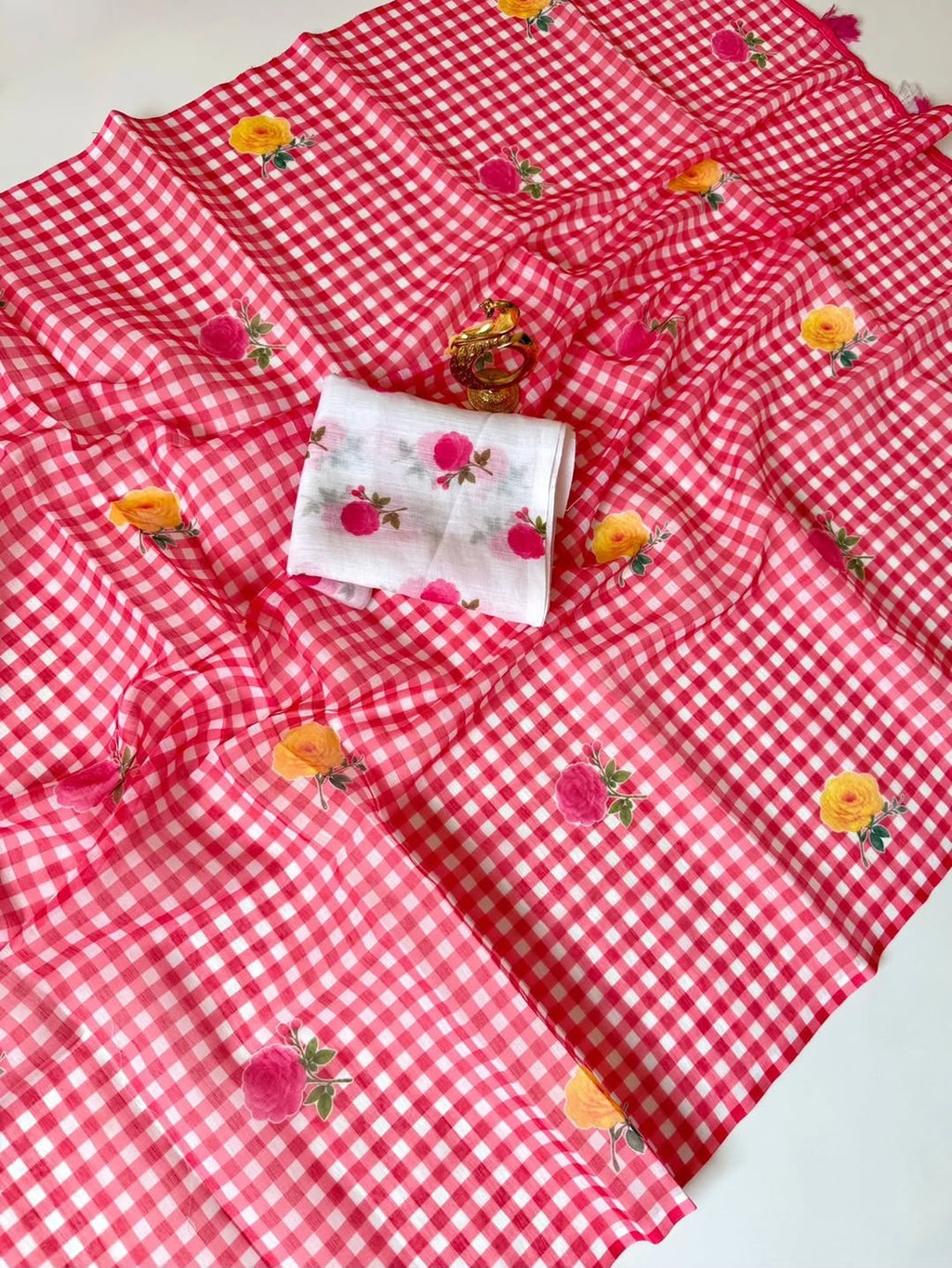 Classic Checkered Charm Linen Cotton Digital Printed Saree with Floral Printed Blouse