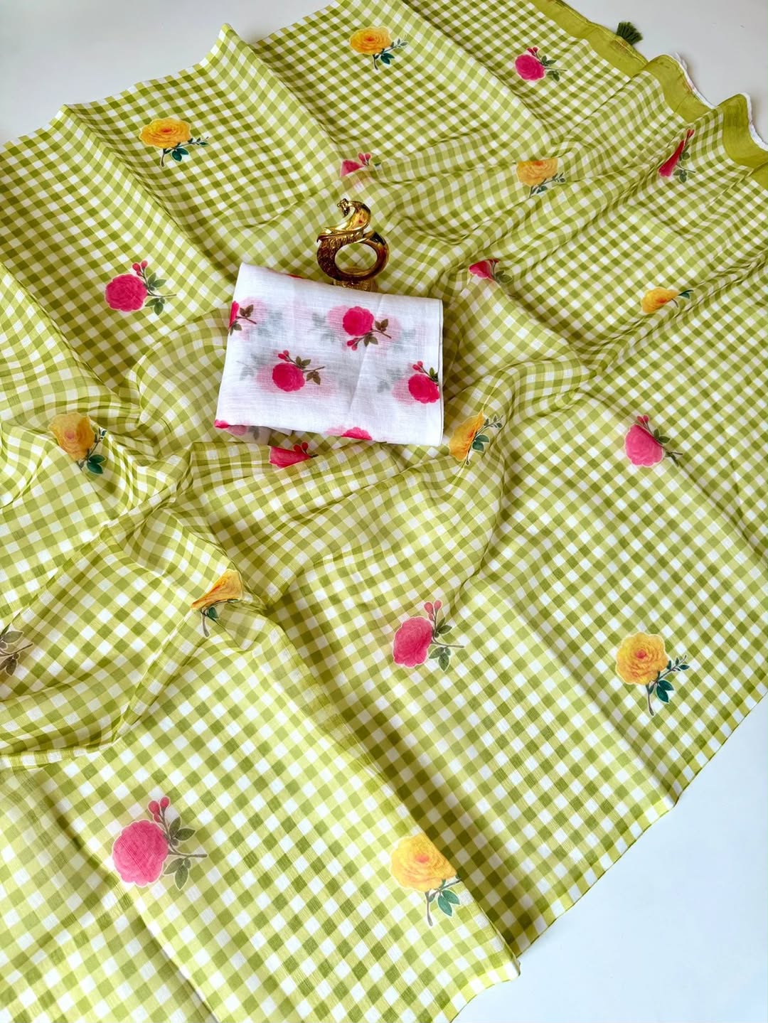 Classic Checkered Charm Linen Cotton Digital Printed Saree with Floral Printed Blouse